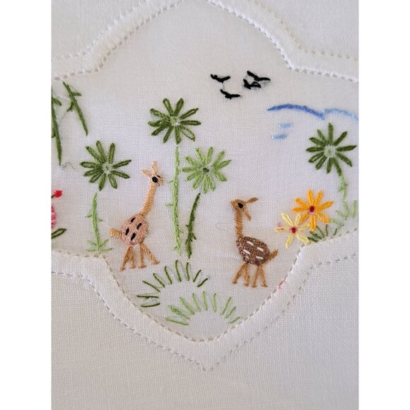 New Vtg Hand-Embroidered Cotton Decorative Napkin Pastel Animal Design Collect - Picture 10 of 11